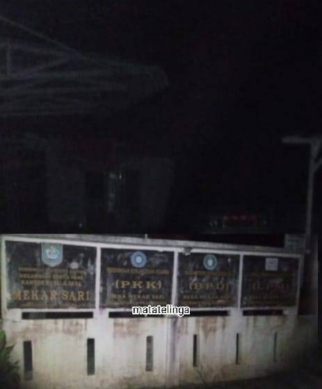 Pilkades Telah Usai Kantor Desa Mekar Sari Gelap Gelapan