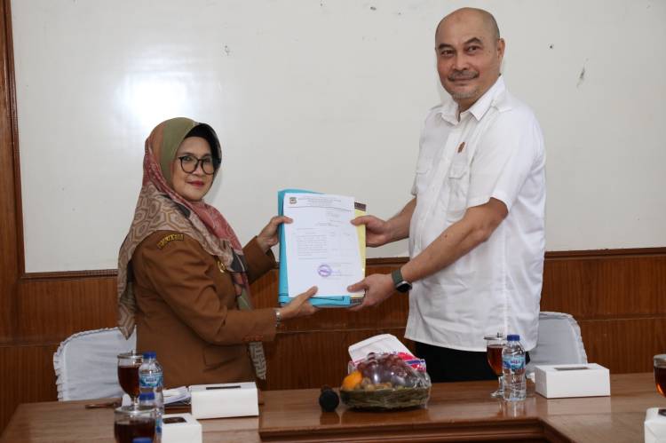 Wali Kota Sampaikan SK Penetapan Lokasi Pembangunan Jalan Lingkar Luar Barat Kota Pematang Siantar kepada Badan Pertanahan Nasional