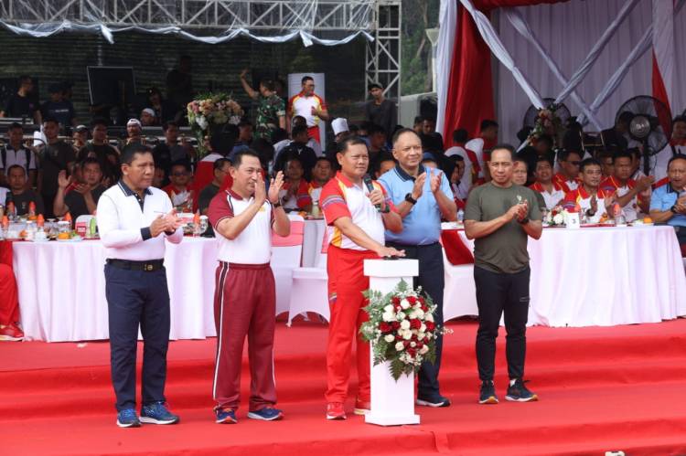 Wakasad Dampingi Panglima TNI Lepas Peserta Lomba Lari &ldquo;Panglima TNI Run