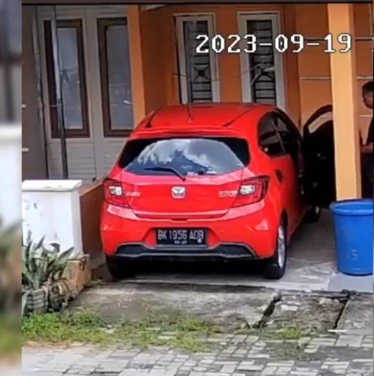 Mobil Warga Komplek Abadi Palace Dimaling