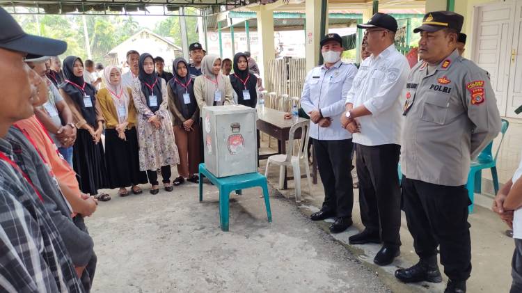 Personel Polsek Samudera Lakukan Pengamanan Pilkades di Gampong Ujong