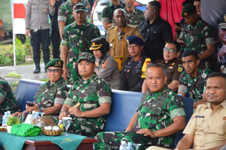 Dandim 1710/Mimika Dampingi Kunjungan Kerja Kaskostrad di Wilayah Timika