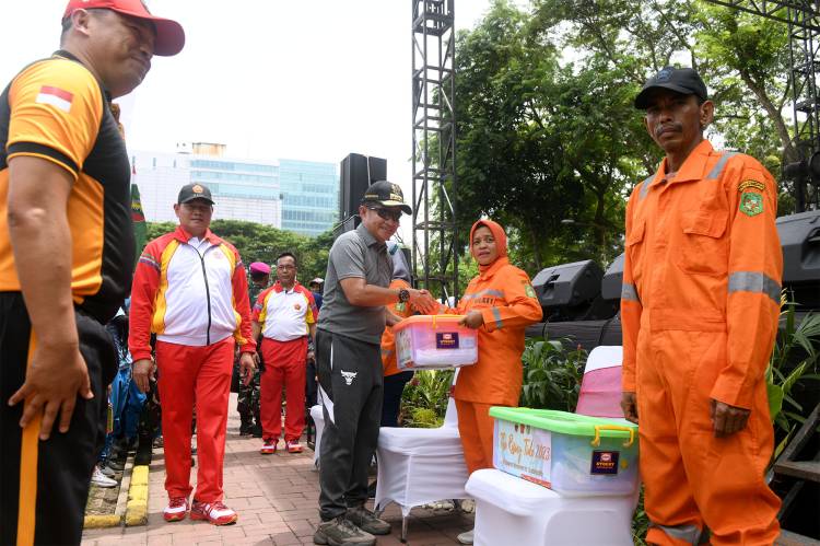 Dampingi Panglima TNI Kunker di Medan,   Pj Gubernur Sumut Apresiasi Program Jaga Lingkungan