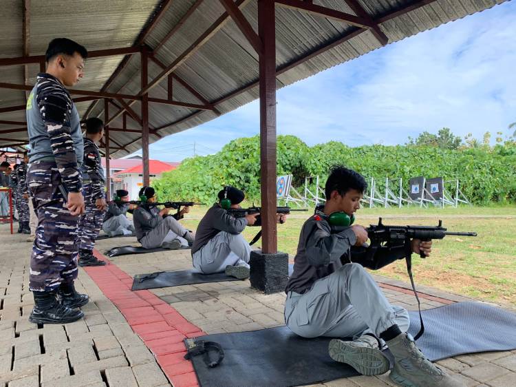 Bakamla RI Gelar Latihan Menembak Personel Zona Bakamla Tengah