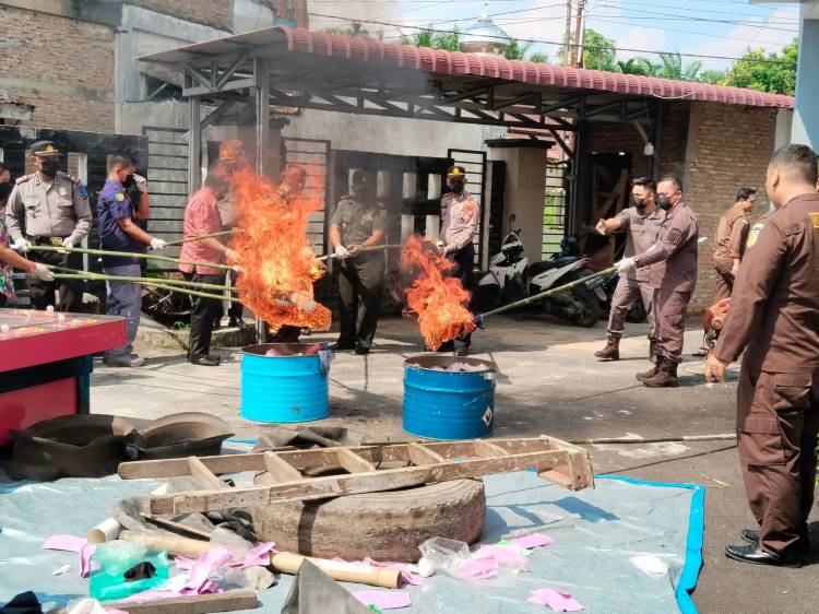 Cabjari Pancurbatu Musnah kan Barang Bukti