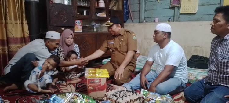 Jurnalis Matatelinga.com , MNC Trijaya ,Malintang Pos Bantu Donasi Kebakaran Rumah di Simangambat