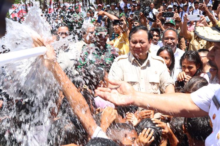 Menhan Prabowo Resmikan Titik Air Bersih Besutan Kemhan-Unhan di Maluku Barat Daya