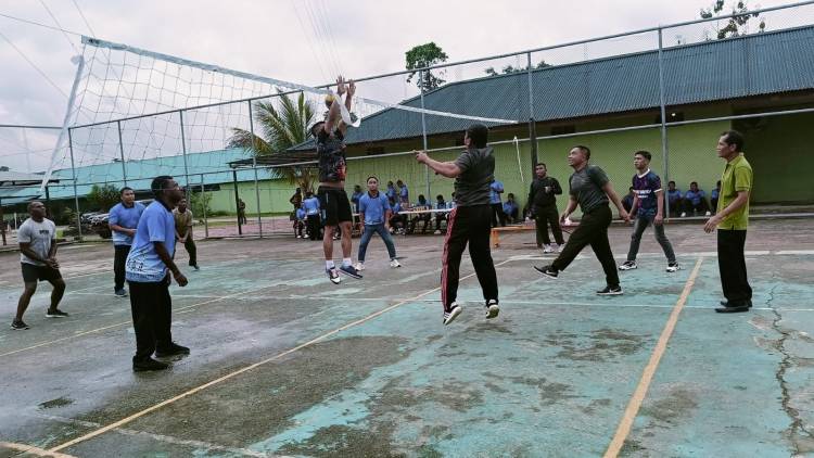 Kodim 1710/Mimika Gelar Olahraga Bersama Kejari Mimika