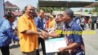 Akui Tugas Penggali Kubur & Bilal Mayit Sangat Mulia, Syah Afandin Bangga Dan Langsung  Salurkan Bansos