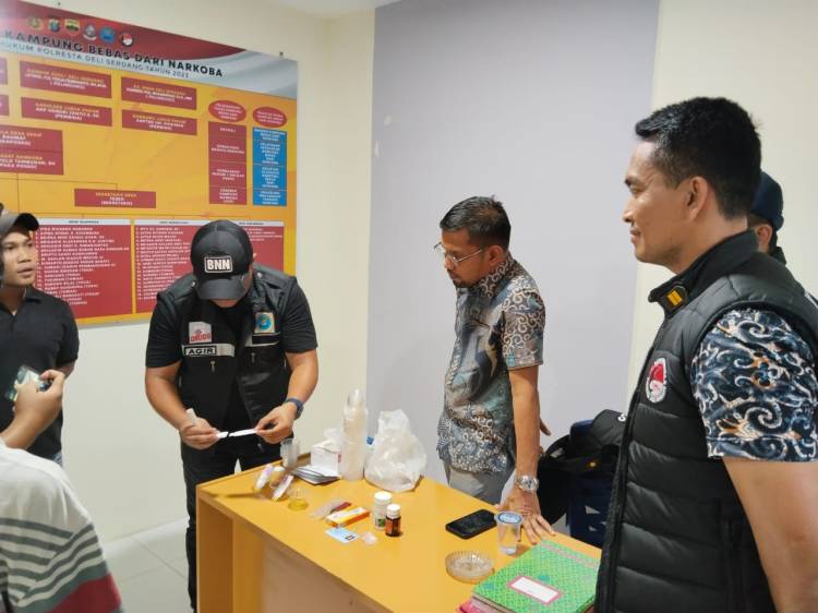 Grebek Kampung Narkoba, Empat dan Satu Wanita Ditangkap