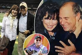 Adik Jimmy Buffett Mengungkapkan Mereka Menghadapi Kanker Pada Saat yang Sama
