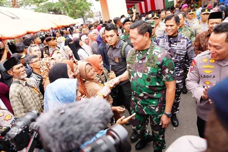 TNI Merangkul Pendemo di Rempang