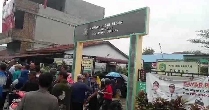 Massa ALIM MUDA Tolak Truk dan Pergudangan di Jln Pancing Martubung Diwarnai Kericuhan