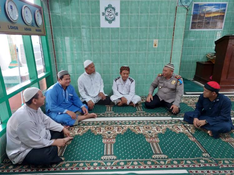 Rombongan Juma'ah Tabliq dari Langkat di Desa Aruan, Kecamatan Laguboti
