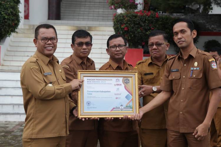 Pemkab Toba Terima BKN Award 2023,ASN ke Arah yang Lebih Baik