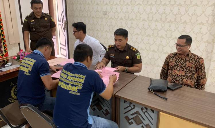 Kejari Gunungsitoli Tahan Tersangka Kepala Sekolah dan Pengawas Terkait Dugaan Korupsi Pembangunan USB SMP N 5 Lahewa