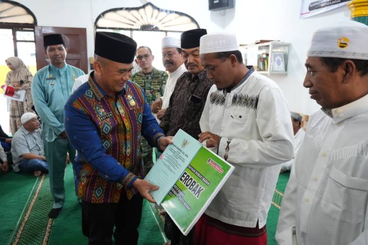 Wali Kota Medan Ajak Warga Peduli Terhadap Kebersihan Lingkungan