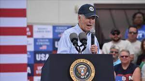 Biden Menyinggung Rekor Pekerjaan Trump Dalam Pidato Hari Buruh