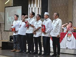 KPU Medan Rapat Pleno Pengundian dan Penetapan Nomor Urut Pasangan Cawalkot dan Wawalkot Medan