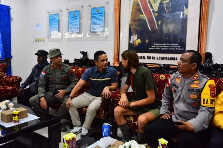 Bertahun Disekap, Pilot Susi Air Dibebaskan OPM