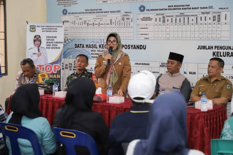Musyawarah di Kelurahan Bantan Bersama Camat Siantar Barat, dr Susanti Ajak RT, RW dan Posyandu Bangun Siantar