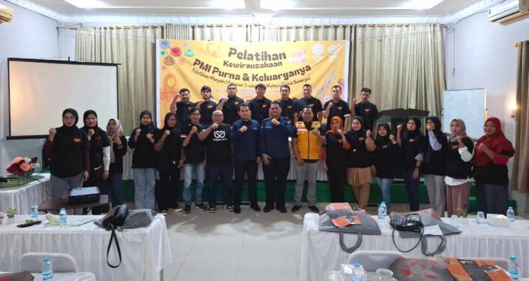 P4MI Tanjungbalai Latih Purna PMI dan Keluarga Jahit Teluk Belango