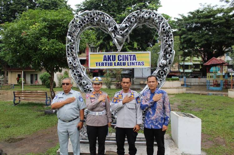 Knalpot Brong Jadi Tugu Cinta Tertib Lalu Lintas