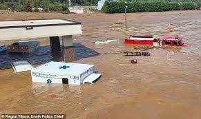 Puluhan Orang Tewas dan Jutaan Warga Kehilangan Aliran Listrik di AS