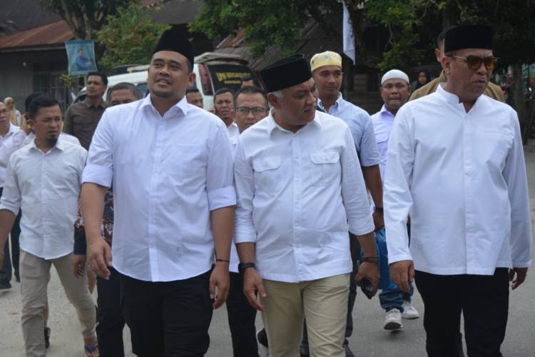 Bobby Ke Madina Bukti Kedekatannya Kepada Harun dan Satu Partai