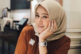 Janda 44 Tahun Ini, Dambakan Pria Seperti Apa...?