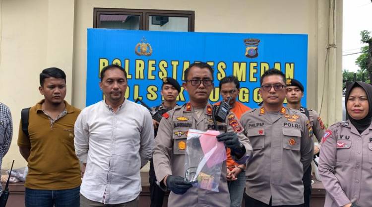 Penodong Bersajam Gasak HP dan Uang Korban di Kampung.Lalang