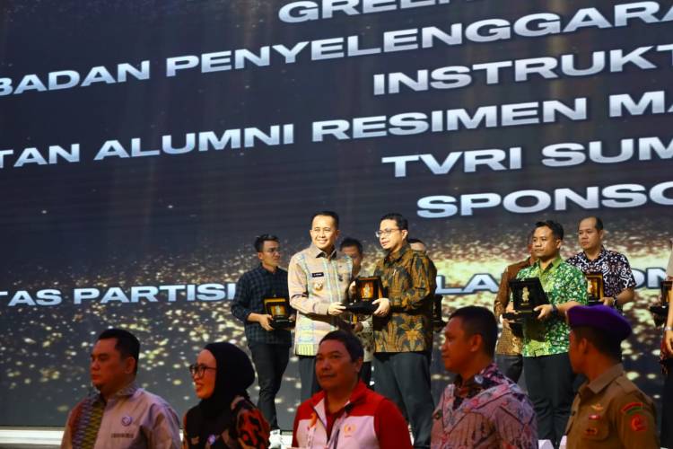 Perumda Tirtanadi Terima  Penghargaan Perusahaan yang Support PON XXI Aceh - Sumut 2024