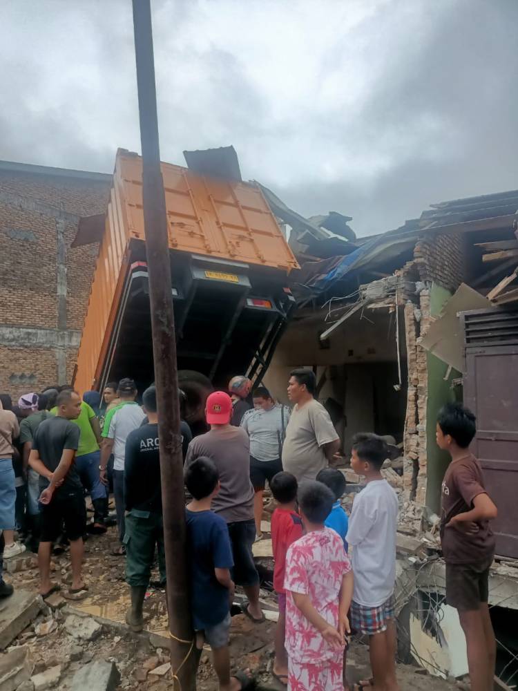 Diduga Rem Blong, Truk Renggut Satu Korban Jiwa Pejalan Kaki