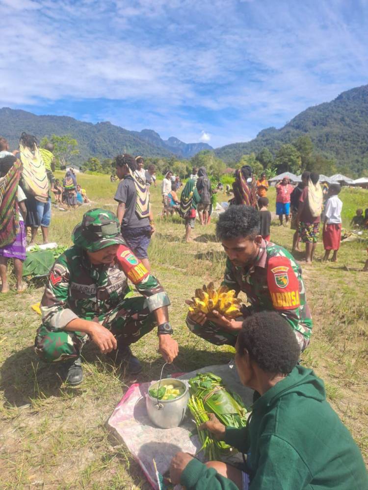 Babinsa Koramil Jila Gelar Komsos Bersama Warga