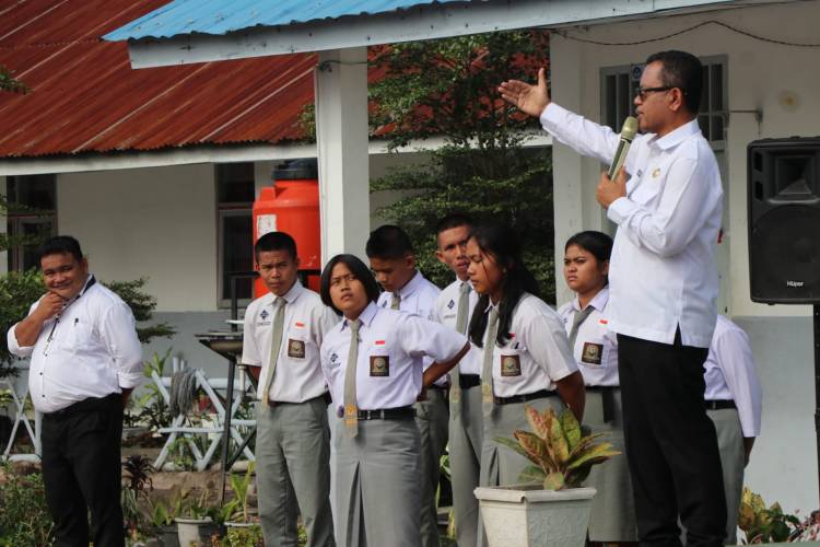 Bupati Toba Meotivasi Pelajar Agar Sukses,  Jangan Pantang Menyerah