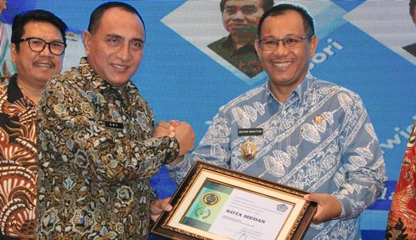 Kota Medan Raih Penghargaan Terbaik Penyaluran Kredit Ultra Mikro Terbanyak
