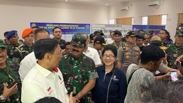 TNI Kerahkan Pesawat Hercules dan Helikopter Angkut Pengungsi Kembali ke Wamena