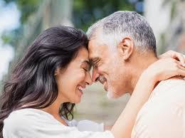 Mengapa Wanita Menyukai Pria yang Usianya Jauh Lebih Tua