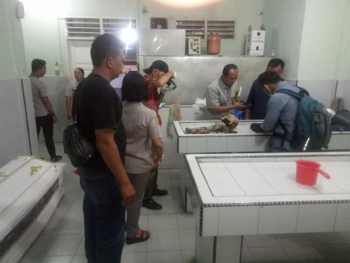 Berburu, Tarigan Temukan Tengkorak Manusia
