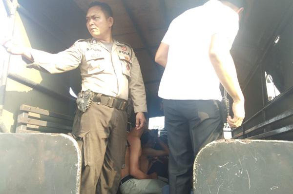 Geledah Handphone Pelajar, Polisi Temukan Pesan Ajakan Berbuat Rusuh