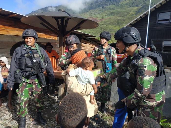 Masyarakat Karubate Berterimakasih kepada Satgas Pamtas RI-PNG Yonif Raider 514/SY
