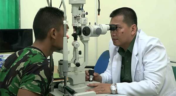 Peringati HUT Ke-74 TNI, Danrem 031/WB Ziarah ke TMP Kusuma Dharma