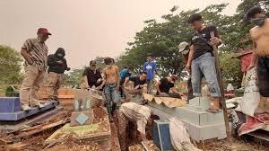 Tragis, Bunuh dan Cor Mayat PNS
