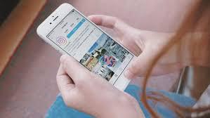 Miris, Kecanduan Gadget, Wanita Ini Sampai Buta