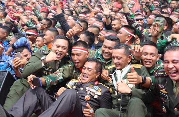 Hadiri HUT ke 74 TNI, Kapolda Sumut : TNI dan Polri Bersinergi Menjaga Indonesia