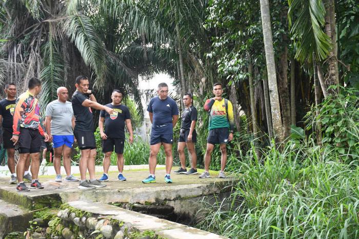Prajurit dan PNS Kodam I/BB Melaksanakan Jum'at Bersih