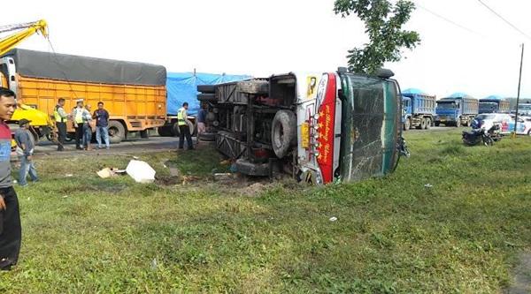 Bus Bintang Utara Terjungkal di Jalisum Asahan, Sejumlah Penumpang Terluka