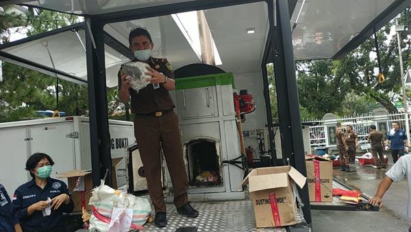 Kejari Medan Musnahkan Barang Bukti Narkoba dan 188 Kasus Tindak Pidana Kejahatan Lainnya