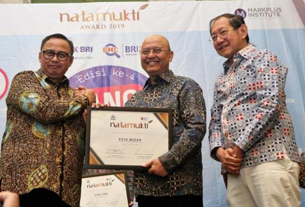 Tiga Tahun Berturut-turut,  Pemko Medan Terima Penghargaan Natamukti dari Menkop & UKM 