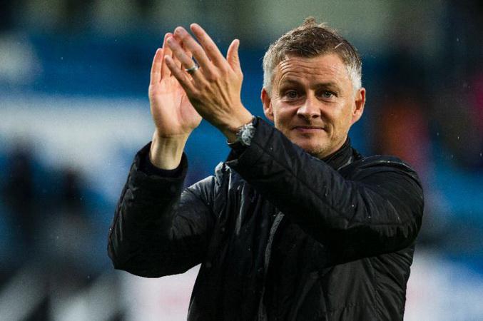 Ole Gunnar Solskjaer Puji Lini Pertahanan Manchester United